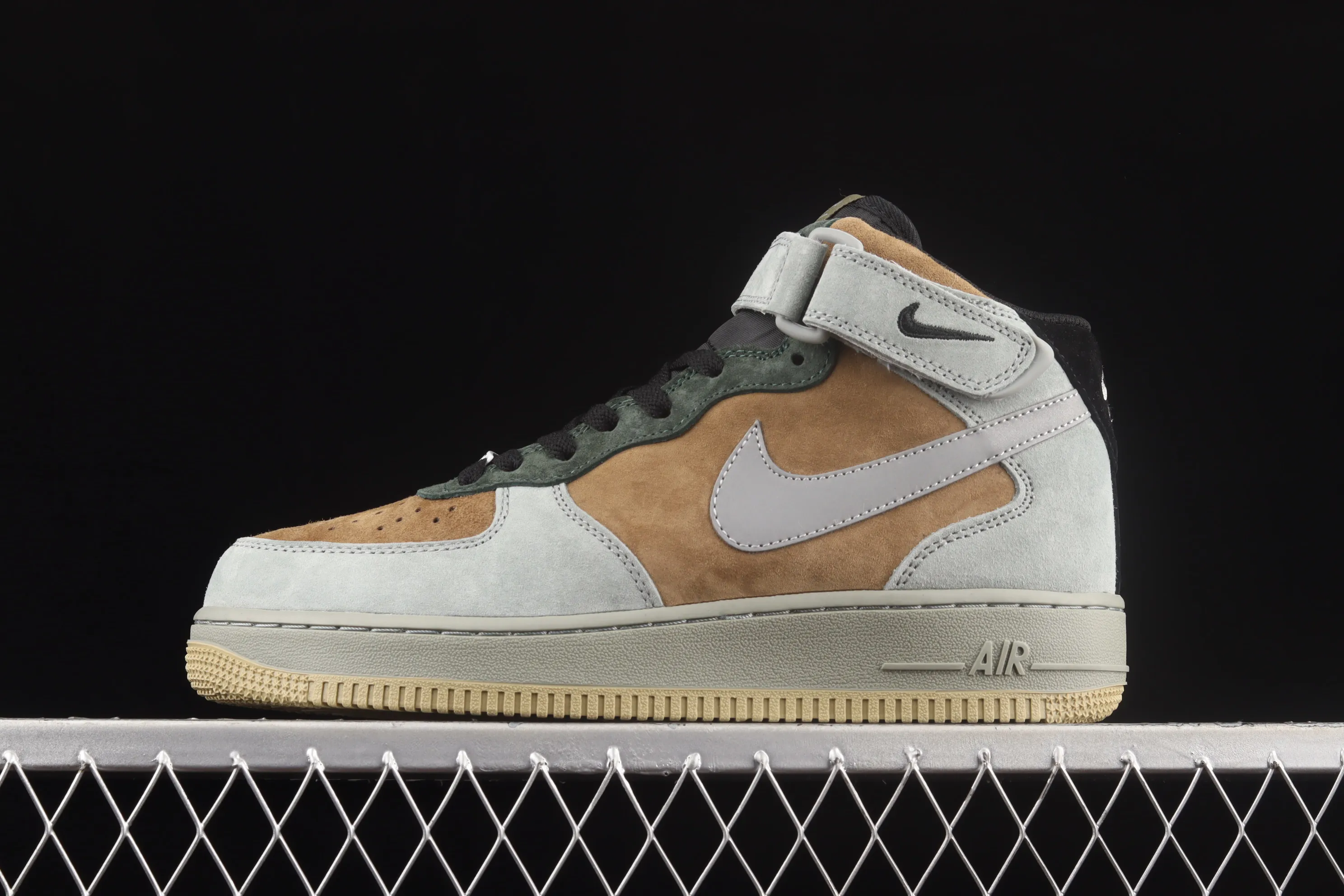 All categories Nk Air Force 1 Air Force series Nk Air Force 1 Mid Air Force mid-top Nk Air Force 1'07 Mid "Christmas" Christmas tree theme color Air Force 1 low-top casual sneakers CQ5059-118